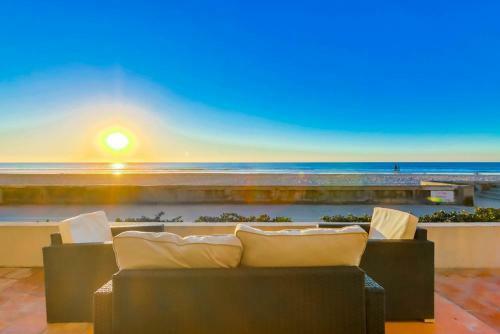 Wow, 3 Levels Of Ocean Front, 3 Units, 3 Patios