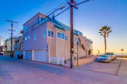 Wow, 3 Levels Of Ocean Front, 3 Units, 3 Patios