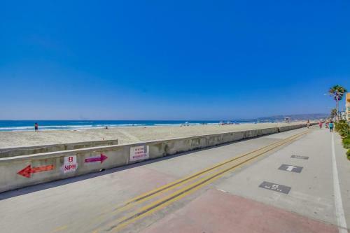 Wow, 3 Levels Of Ocean Front, 3 Units, 3 Patios