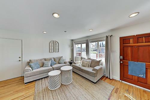 Contemporary Bungalow With Game Room & Fruit Trees Home