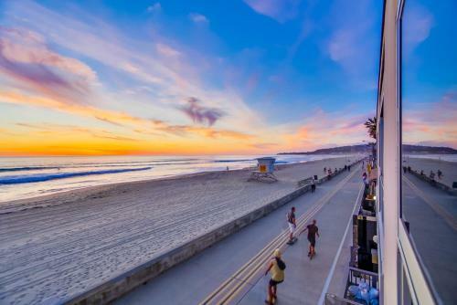 2 Levels Of Ocean Front, Largest Townhome, AC
