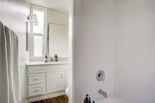 Wanderjaunt - Sebastian - 2br - Point Loma