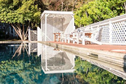 Clementine - Bright Modern Retreat W Pool & Large Patio