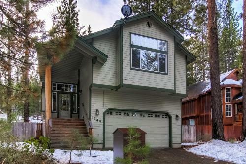 1144gb The Golden Bear Retreat Home