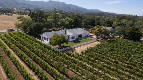 Beautiful Sonoma House With Patio And Vineyard Views!