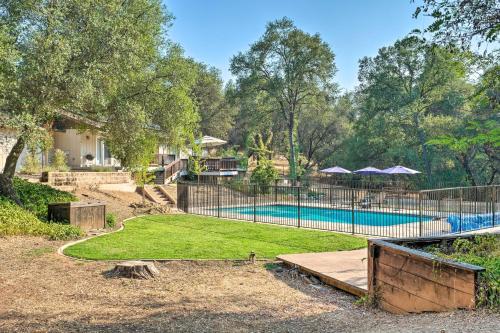 Bright Gold Country Home Pool, Deck And Hot Tub!