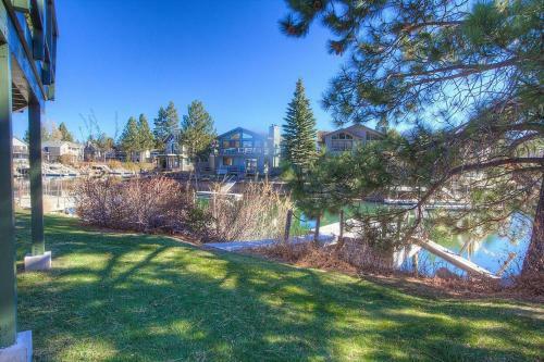 Evergreen Escape By Lake Tahoe Accommodations