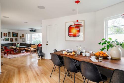 Marquee - Modern Stylish Estate W Pool & Entertainers Courtyard