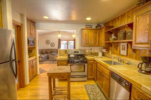 Breezy Pines Cabin By Lake Tahoe Accommodations