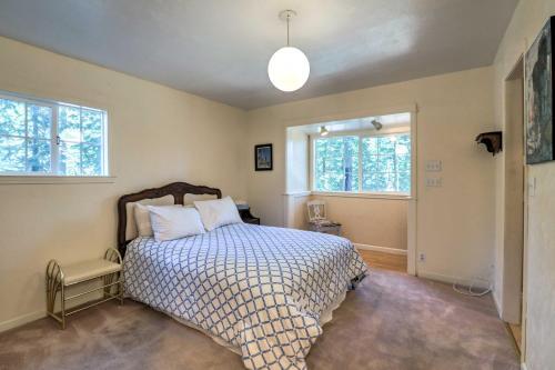 Gorgeous A-frame Cabin With Deck - 1 Mi To Lake Tahoe