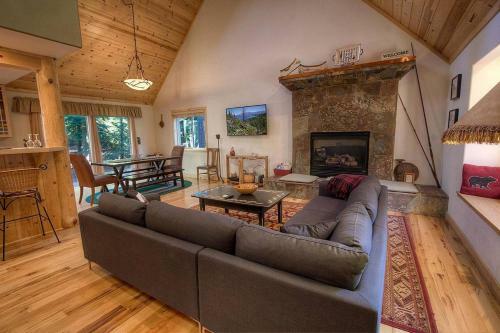 Knotty Pine Retreat By Lake Tahoe Accommodations