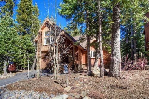 Knotty Pine Retreat By Lake Tahoe Accommodations