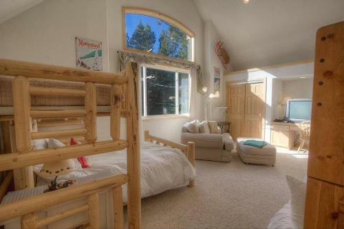 Knotty Pine Retreat By Lake Tahoe Accommodations