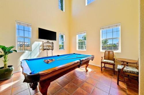 Tv-404 Endless Vineyard Views