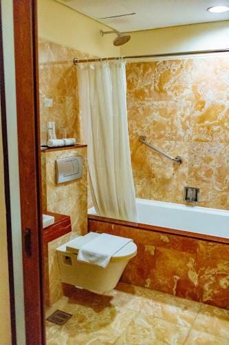Hotel Crown Regency Beach Resort