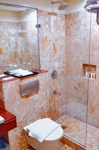 Hotel Crown Regency Beach Resort