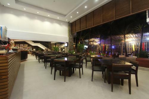 Hotel Crown Regency Beach Resort