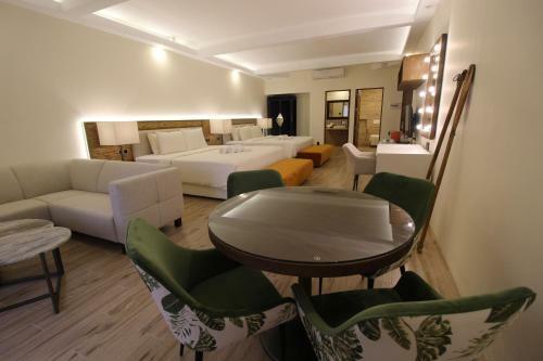 Hotel Ambassador In Paradise