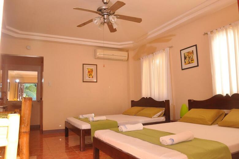 Hotel Slam's Garden Resort