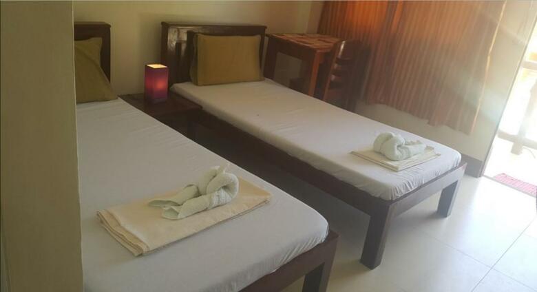 Hotel Slam's Garden Resort