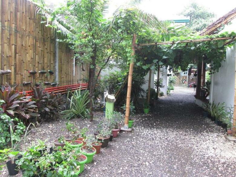 Hotel Reddoorz Plus @ Secret Garden Boracay