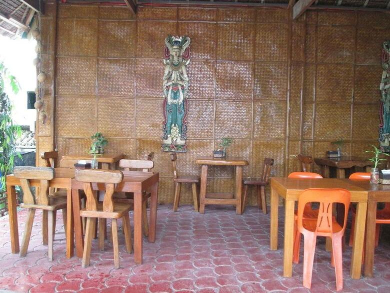 Hotel Reddoorz Plus @ Secret Garden Boracay