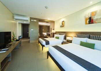 Hotel Fairways And Bluewater Newcoast Boracay