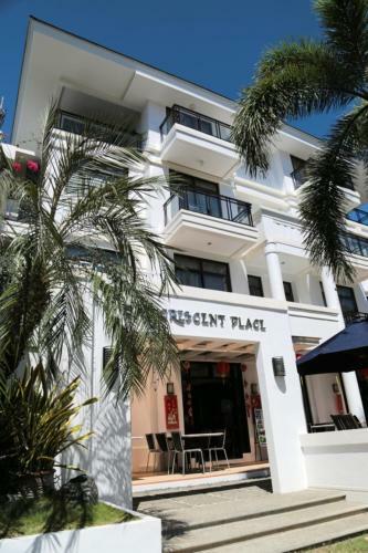 One Crescent Place Hotel