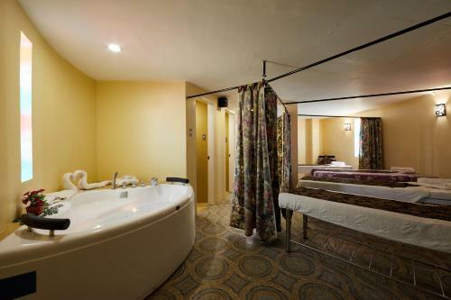 Fiesta Garden Hotel Resort And Spa