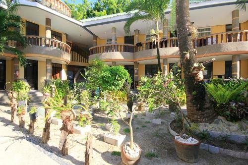 Hotel Bamboo Beach Resort & Restaurant