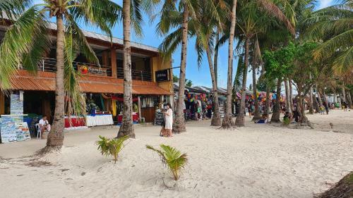 Hotel Bamboo Beach Resort & Restaurant