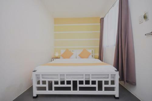 Hostal 8 Colors Beach House Resort