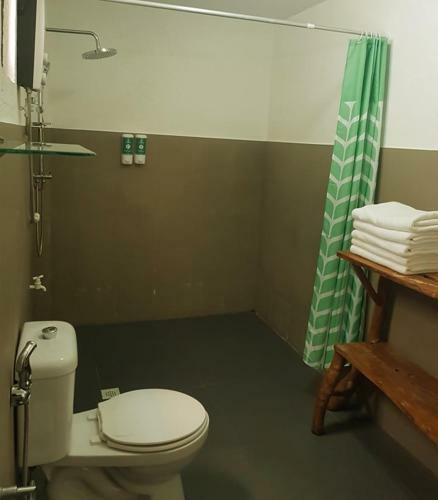 Hostal 8 Colors Beach House Resort