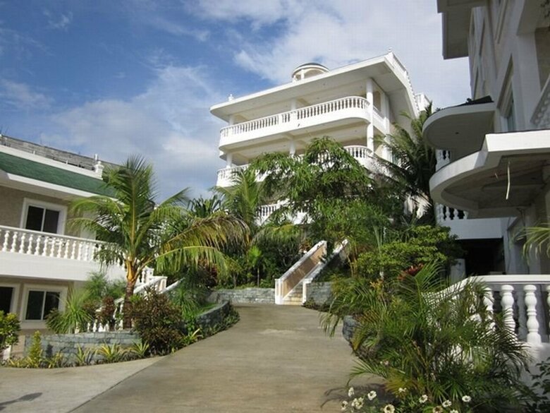 Lingganay Boracay Hotel Resort