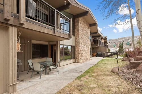 Shadowbrook 405