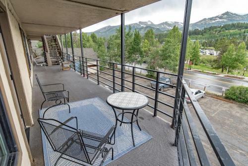 Gold Creek 30w Condo Remodeled On Main St