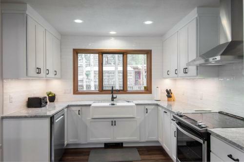 Summit Haven Home Hot Tub Stylish New Remodel