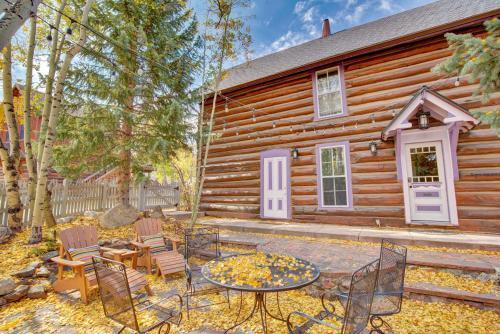 National Landmark Breck Log Cabin, Walk To Main St