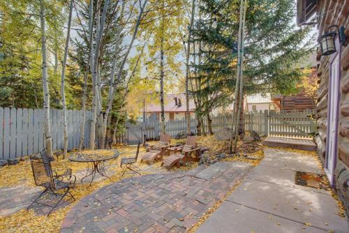 National Landmark Breck Log Cabin, Walk To Main St