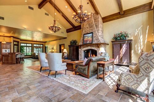 Gold King Retreat