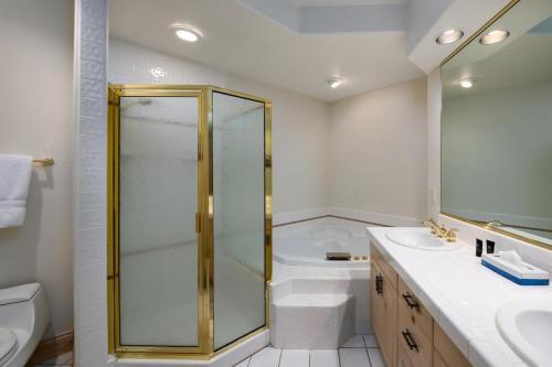 Woods Red Oak Townhome Hot Tub Sleeps 11