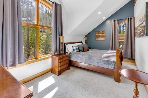 Majestic Lodge Retreat Amenities Views