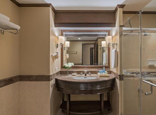 Hotel Henann Regency Resort And Spa