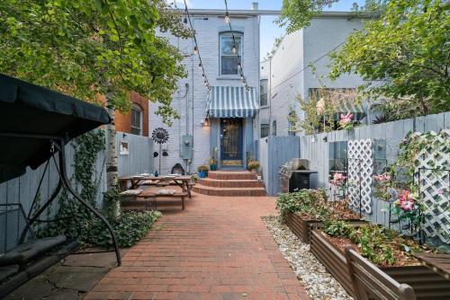 5 Star Cap Hill 3br Patio Garage & Walk Downtown