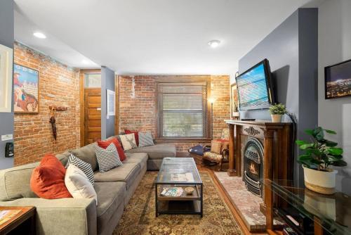 5 Star Cap Hill 3br Patio Garage & Walk Downtown