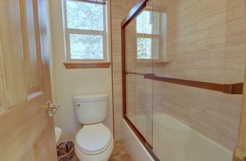 75 Corinthian 3br 3ba Spacious Layout, Private Garage Townhouse