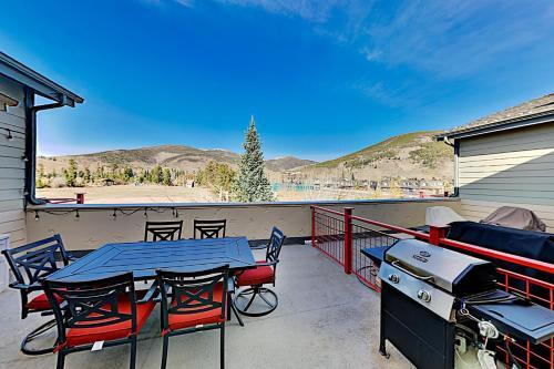 Apartamento Sunny Spacious Mountain Condo - Fireplace & Deck Condo
