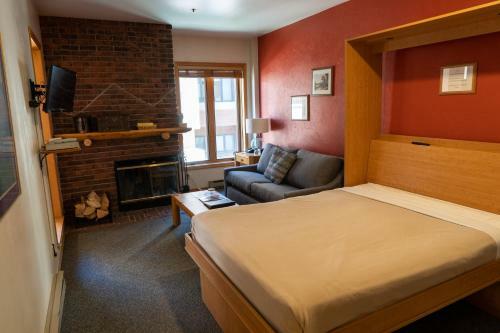 Purgatory Village Studio For Two Hotel Room