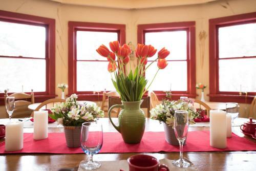 Bed & Breakfast Romantic Riversong Inn
