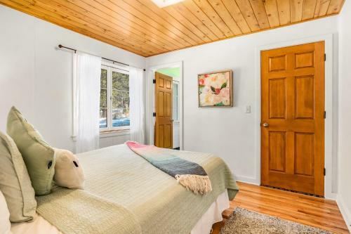 The Dunraven Retreat -- Ev #3487 Cabin